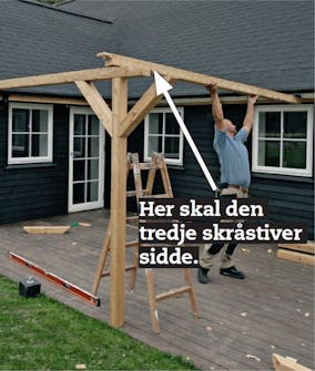 Sejldug: Læg midterspæret op. Sejldug: Læg midterspæret op.